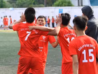 [ẢNH] Á quân THPT Nguyễn Thị Minh Khai 