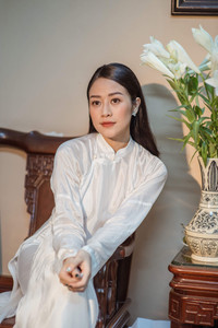 MC Phí Linh rạng rỡ hạnh phúc trong ngày cưới