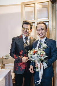 MC Phí Linh rạng rỡ hạnh phúc trong ngày cưới