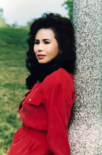 Ngỡ ngàng trước đẹp thời trẻ của nữ danh ca Thanh Tuyền