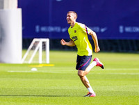 [ẢNH] Messi và đồng đội hào hứng trở lại sân tập sau cách ly