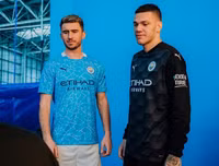 [ẢNH] Cận cảnh mẫu áo đấu mới đẹp lạ của Man City