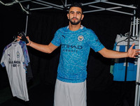 [ẢNH] Cận cảnh mẫu áo đấu mới đẹp lạ của Man City