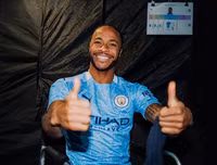 [ẢNH] Cận cảnh mẫu áo đấu mới đẹp lạ của Man City