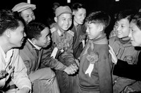 [ẢNH] Sống trong không khí thi đua ái quốc sôi nổi thời kháng chiến