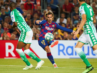 [ẢNH] Griezmann lập tuyệt phẩm và đây là phản ứng của Messi