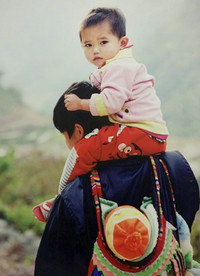 Tranh nude làm mãn nhãn người xem tại triển lãm đầu năm