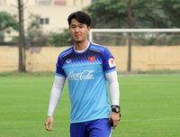 [ẢNH] Trợ lý điển trai người Hàn Quốc gây chú ý ở U23 Việt Nam