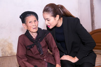 Phạm Hương nhảy flashmob cùng hàng nghìn sinh viên