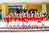 Phạm Hương nhảy flashmob cùng hàng nghìn sinh viên