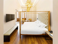 [ẢNH] Cận cảnh chỗ ở sang chảnh của Ronaldinho sau khi ra tù