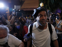 [ẢNH] Cận cảnh chỗ ở sang chảnh của Ronaldinho sau khi ra tù