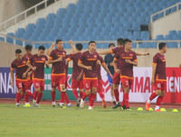 [ẢNH] Đoàn Văn Hậu tập 2 buổi là đủ để ra sân đấu Malaysia