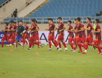 [ẢNH] Đoàn Văn Hậu tập 2 buổi là đủ để ra sân đấu Malaysia