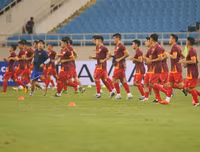 [ẢNH] Đoàn Văn Hậu tập 2 buổi là đủ để ra sân đấu Malaysia