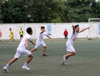 Giành vé bán kết kịch tính, THPT Nguyễn Thị Minh Khai lại mơ vô địch