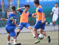 [ẢNH] Cầu thủ THPT Đông Đô gục ngã sau thất bại đáng tiếc