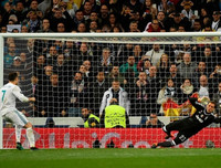 [ẢNH] Ronaldo khoe cơ bắp hoàn hảo sau khi lóe sáng đưa Real vào bán kết