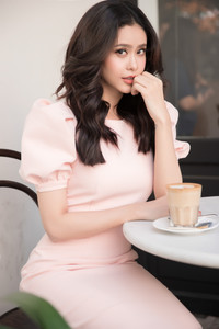 Trương Quỳnh Anh tái xuất rạng rỡ sau 