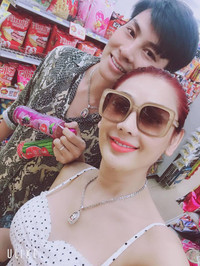 Ca sĩ chuyển giới Lâm Khánh Chi chi 1 tỷ đồng nhờ mang thai hộ