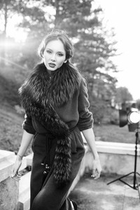 [ẢNH] Nữ danh ca xinh như mộng được săn đón ở khai mạc World Cup 2018