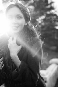 [ẢNH] Nữ danh ca xinh như mộng được săn đón ở khai mạc World Cup 2018