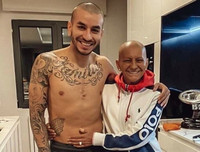 [ẢNH] Các sao bóng đá đua nhau cạo trọc đầu