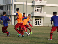 [ẢNH] Xuân Trường trở lại trong lần đầu tiên Việt Nam được tập trên một sân 