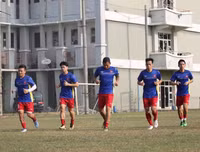 [ẢNH] Xuân Trường trở lại trong lần đầu tiên Việt Nam được tập trên một sân 