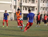 [ẢNH] Xuân Trường trở lại trong lần đầu tiên Việt Nam được tập trên một sân 