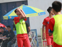 [ẢNH] Á quân THPT Phùng Khắc Khoan vất vả lấy vé tứ kết