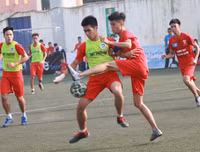 [ẢNH] Á quân THPT Phùng Khắc Khoan vất vả lấy vé tứ kết