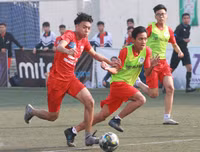 [ẢNH] Á quân THPT Phùng Khắc Khoan vất vả lấy vé tứ kết