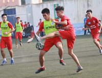 [ẢNH] Á quân THPT Phùng Khắc Khoan vất vả lấy vé tứ kết