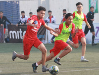 [ẢNH] Á quân THPT Phùng Khắc Khoan vất vả lấy vé tứ kết