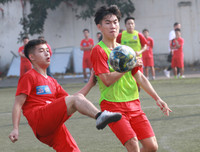 [ẢNH] Á quân THPT Phùng Khắc Khoan vất vả lấy vé tứ kết