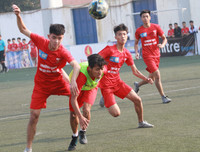 [ẢNH] Á quân THPT Phùng Khắc Khoan vất vả lấy vé tứ kết