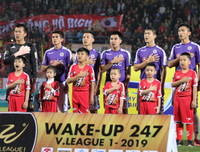 [ẢNH] Sân Hàng Đẫy sống lại không khí trận derby