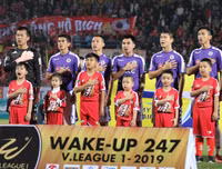[ẢNH] Sân Hàng Đẫy sống lại không khí trận derby