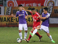 [ẢNH] Sân Hàng Đẫy sống lại không khí trận derby