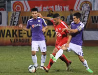 [ẢNH] Sân Hàng Đẫy sống lại không khí trận derby