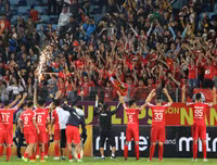 [ẢNH] Sân Hàng Đẫy sống lại không khí trận derby