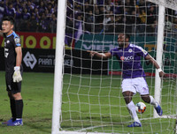 [ẢNH] Sân Hàng Đẫy sống lại không khí trận derby