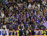 [ẢNH] Sân Hàng Đẫy sống lại không khí trận derby