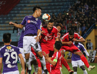 [ẢNH] Sân Hàng Đẫy sống lại không khí trận derby