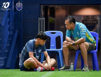 [ẢNH] Xuân Trường lạnh lùng trong vai người mẫu ảnh ở Thái Lan