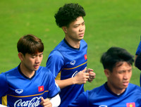 [ẢNH] Công Phượng khoe kiểu tóc xù, hứng khởi cùng đồng đội tập luyện