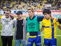 [ẢNH] Không được thi đấu, Công Phượng làm gì sau chiến thắng của Sint-Truidense?