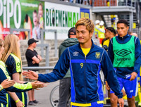 [ẢNH] Không được thi đấu, Công Phượng làm gì sau chiến thắng của Sint-Truidense?