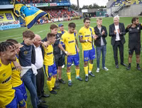 [ẢNH] Không được thi đấu, Công Phượng làm gì sau chiến thắng của Sint-Truidense?